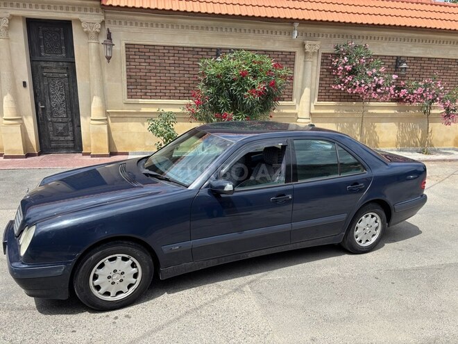 Mercedes E 240 1999, 265,803 km - 2.4 l - Bakı