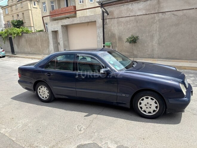 Mercedes E 240 1999, 265,803 km - 2.4 l - Bakı