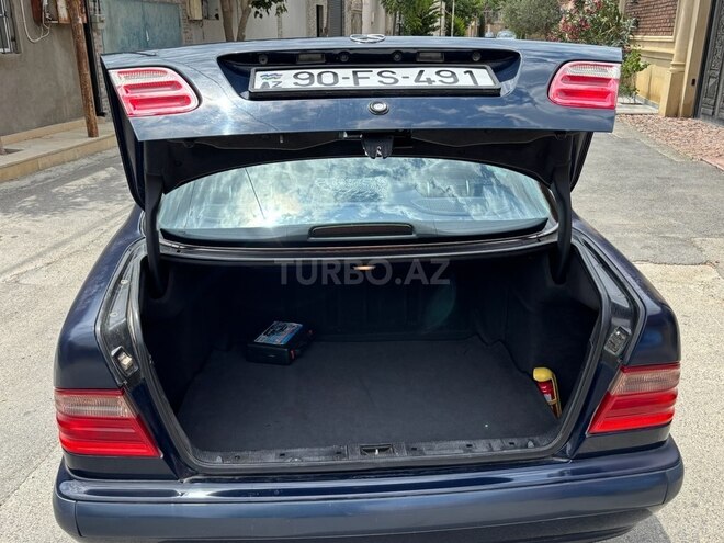 Mercedes E 240 1999, 265,803 km - 2.4 l - Bakı