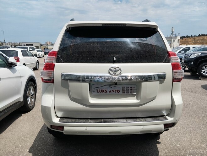Toyota Land Cruiser Prado-5