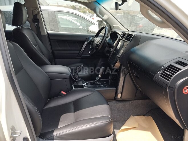 Toyota Land Cruiser Prado-11