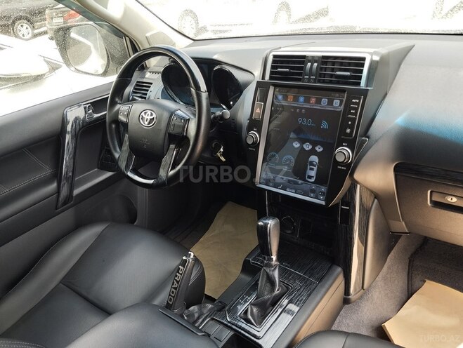 Toyota Land Cruiser Prado-12