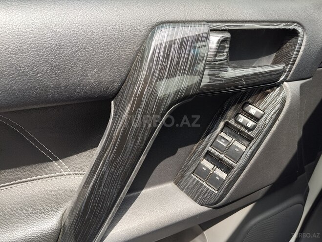 Toyota Land Cruiser Prado-9