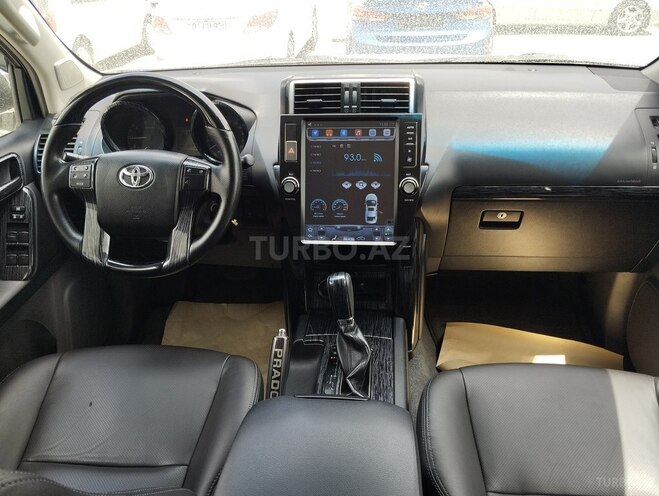 Toyota Land Cruiser Prado-6