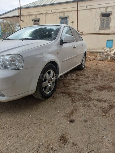 Chevrolet Lacetti-2