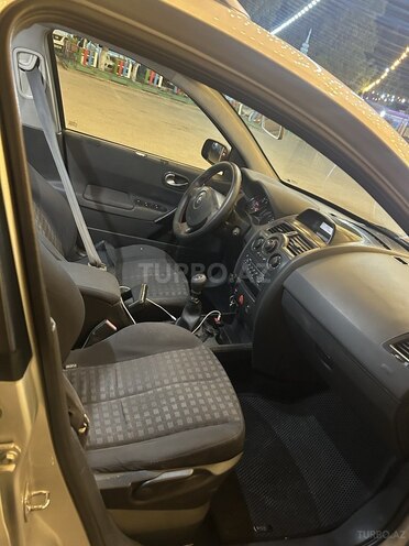 Renault Megane-6