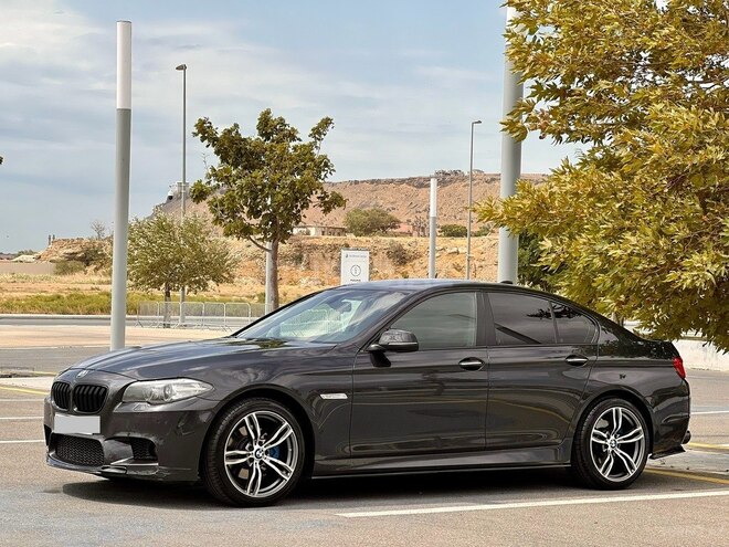 BMW 528 2015, 130,123 km - 2.0 л - Bakı