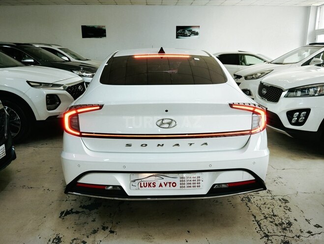 Hyundai Sonata-5