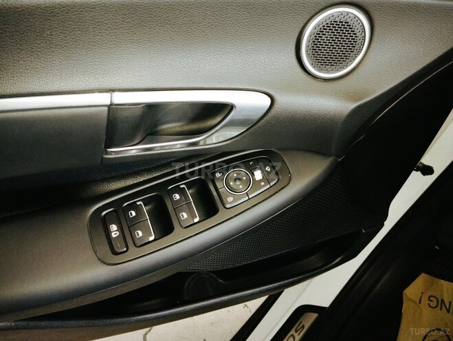 Hyundai Sonata-13