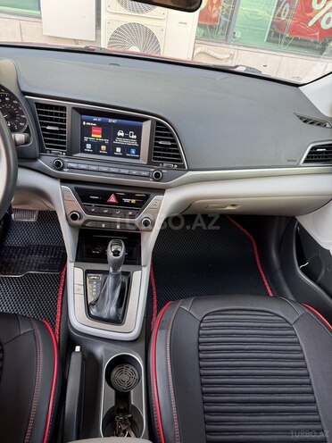 Hyundai Elantra 2018, 136,186 km - 2.0 l - Bakı