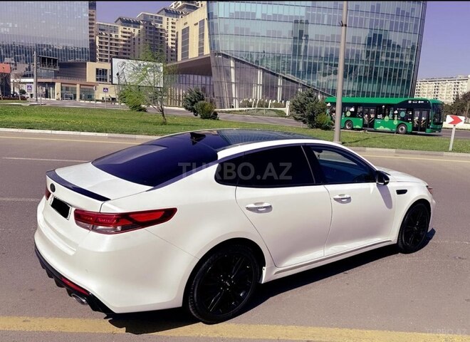 Kia Optima-4