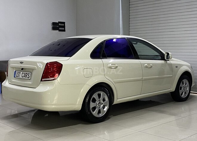 Daewoo Gentra-11