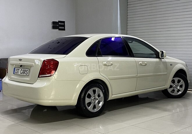 Daewoo Gentra-13