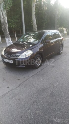 Nissan Tiida-5