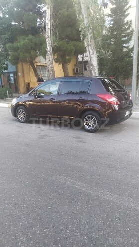 Nissan Tiida-14