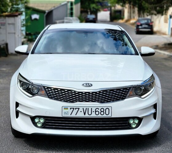 Kia K5-4