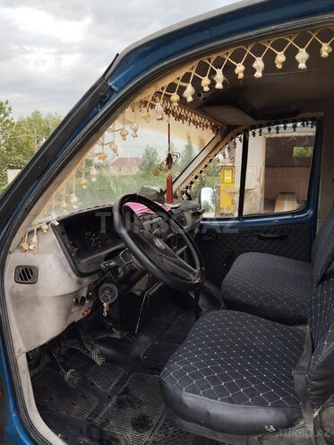 GAZ 32212 2001, 177,110 km - 2.4 l - Salyan
