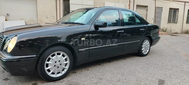 Mercedes E 240 1998, 319,800 km - 2.4 l - Bakı