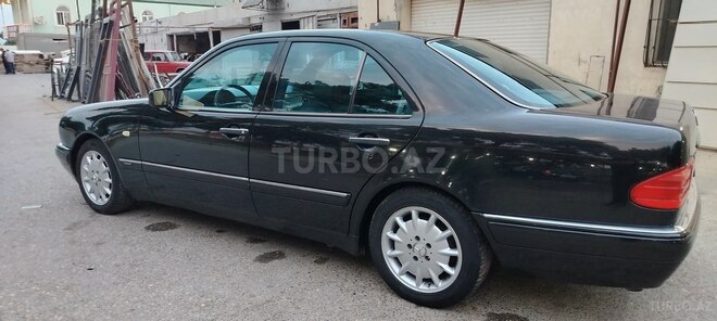 Mercedes E 240 1998, 319,800 km - 2.4 l - Bakı