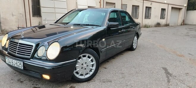 Mercedes E 240 1998, 319,800 km - 2.4 l - Bakı