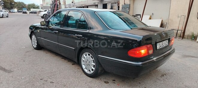 Mercedes E 240 1998, 319,800 km - 2.4 l - Bakı