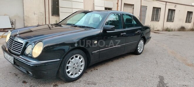 Mercedes E 240 1998, 319,800 km - 2.4 l - Bakı