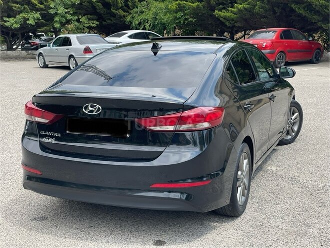 Hyundai Elantra-5