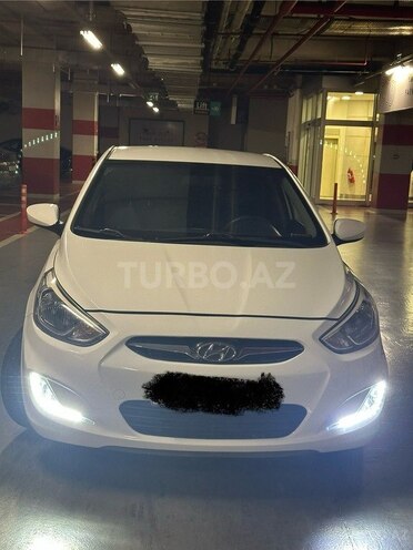 Hyundai Accent 2015, 200,000 km - 1.4 l - Bakı