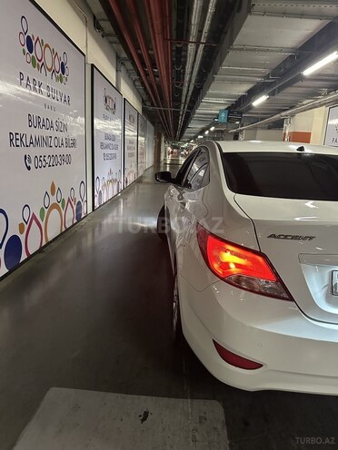 Hyundai Accent 2015, 200,000 km - 1.4 l - Bakı