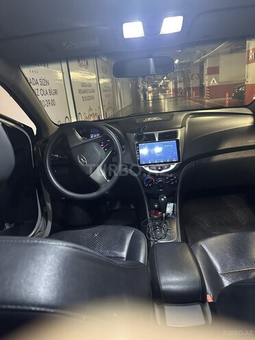 Hyundai Accent 2015, 200,000 km - 1.4 l - Bakı