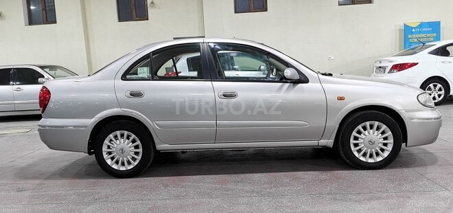 Nissan Sunny-7