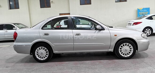 Nissan Sunny-6
