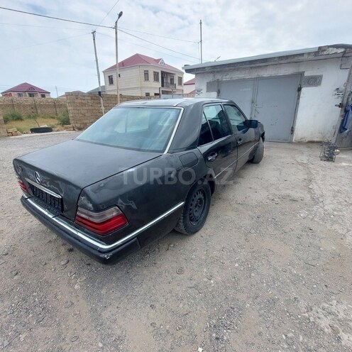 Mercedes E 200 1993, 250,000 km - 2.0 l - Bakı