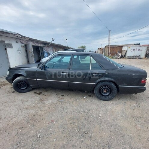 Mercedes E 200 1993, 250,000 km - 2.0 l - Bakı