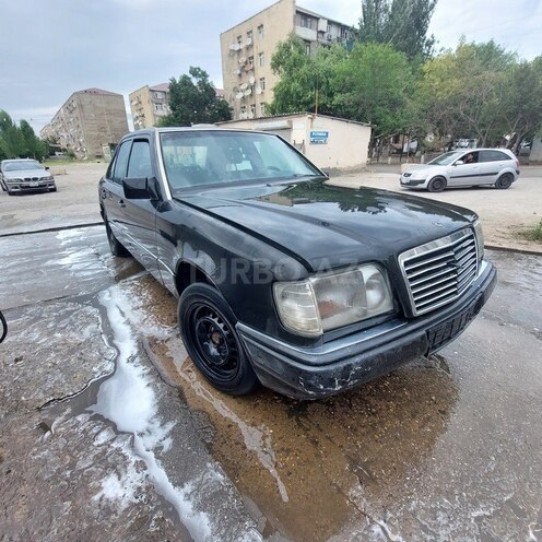Mercedes E 200 1993, 250,000 km - 2.0 l - Bakı