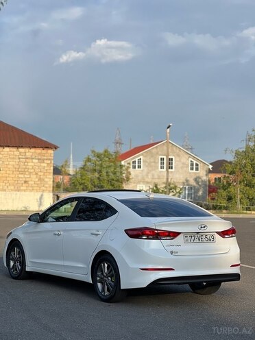 Hyundai Elantra 2018, 63,000 km - 1.8 л - Zaqatala