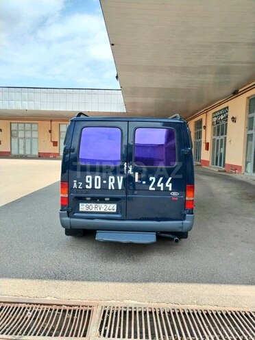 Ford Transit-4