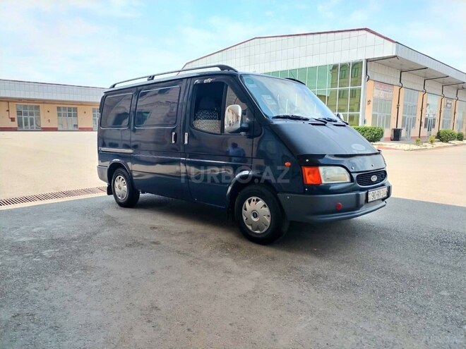 Ford Transit-3