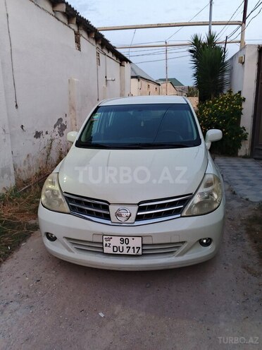 Nissan Tiida-1