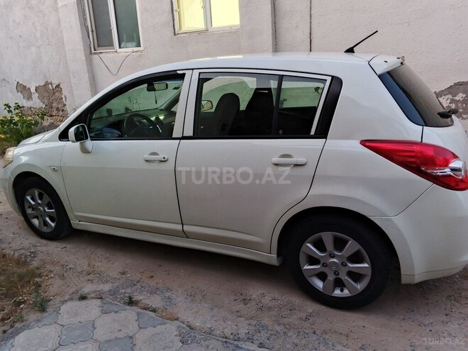 Nissan Tiida-2