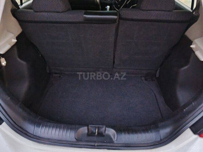 Nissan Tiida-5