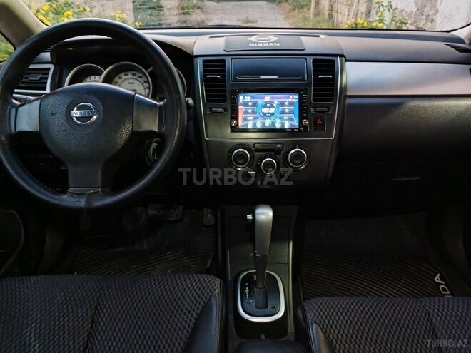 Nissan Tiida-6