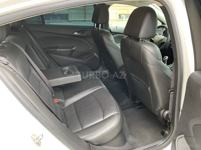 Chevrolet Cruze-15