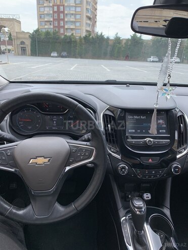 Chevrolet Cruze-17