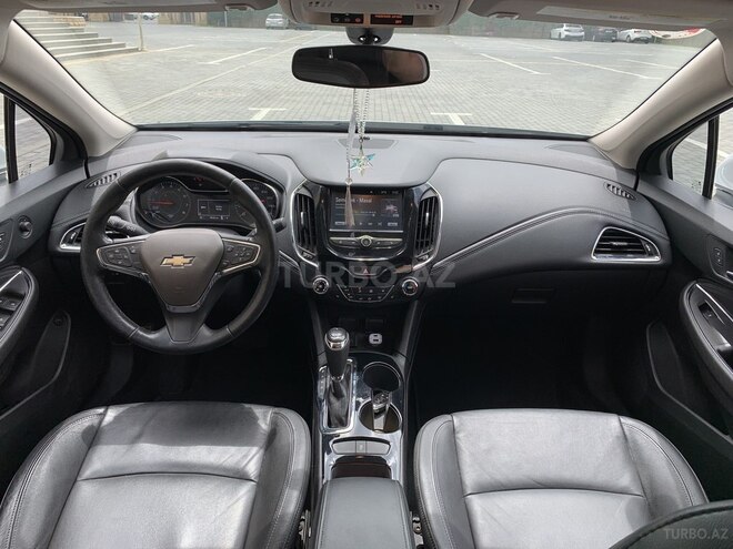 Chevrolet Cruze-16