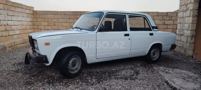 LADA (VAZ) 2107-2