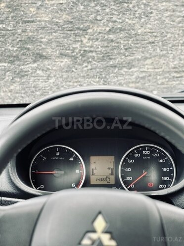 Mitsubishi L200 2016, 143,000 km - 2.5 л - Bakı