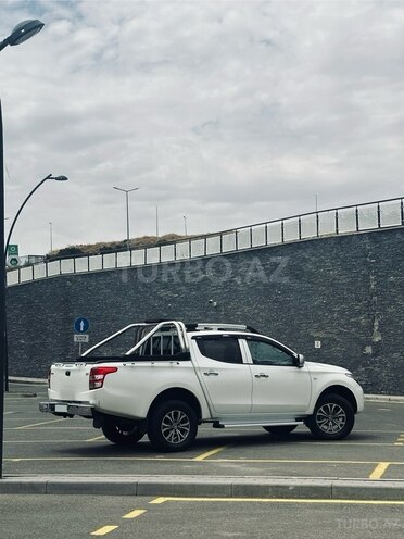 Mitsubishi L200 2016, 143,000 km - 2.5 л - Bakı