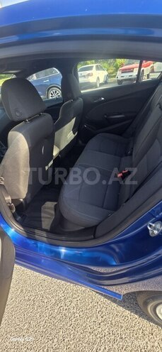 Chevrolet Cruze-11