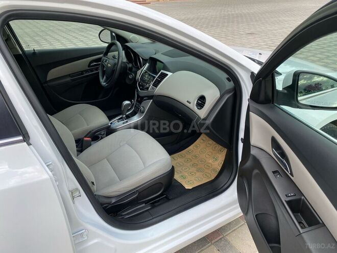 Chevrolet Cruze-11